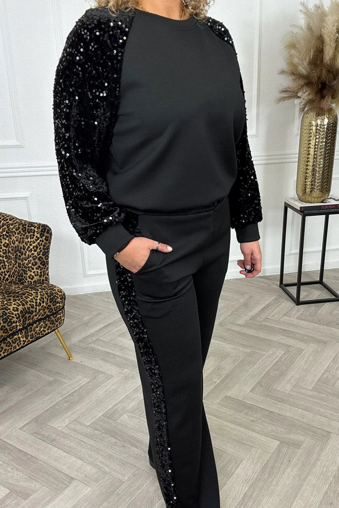 dámská sada s třpytivými rukávy