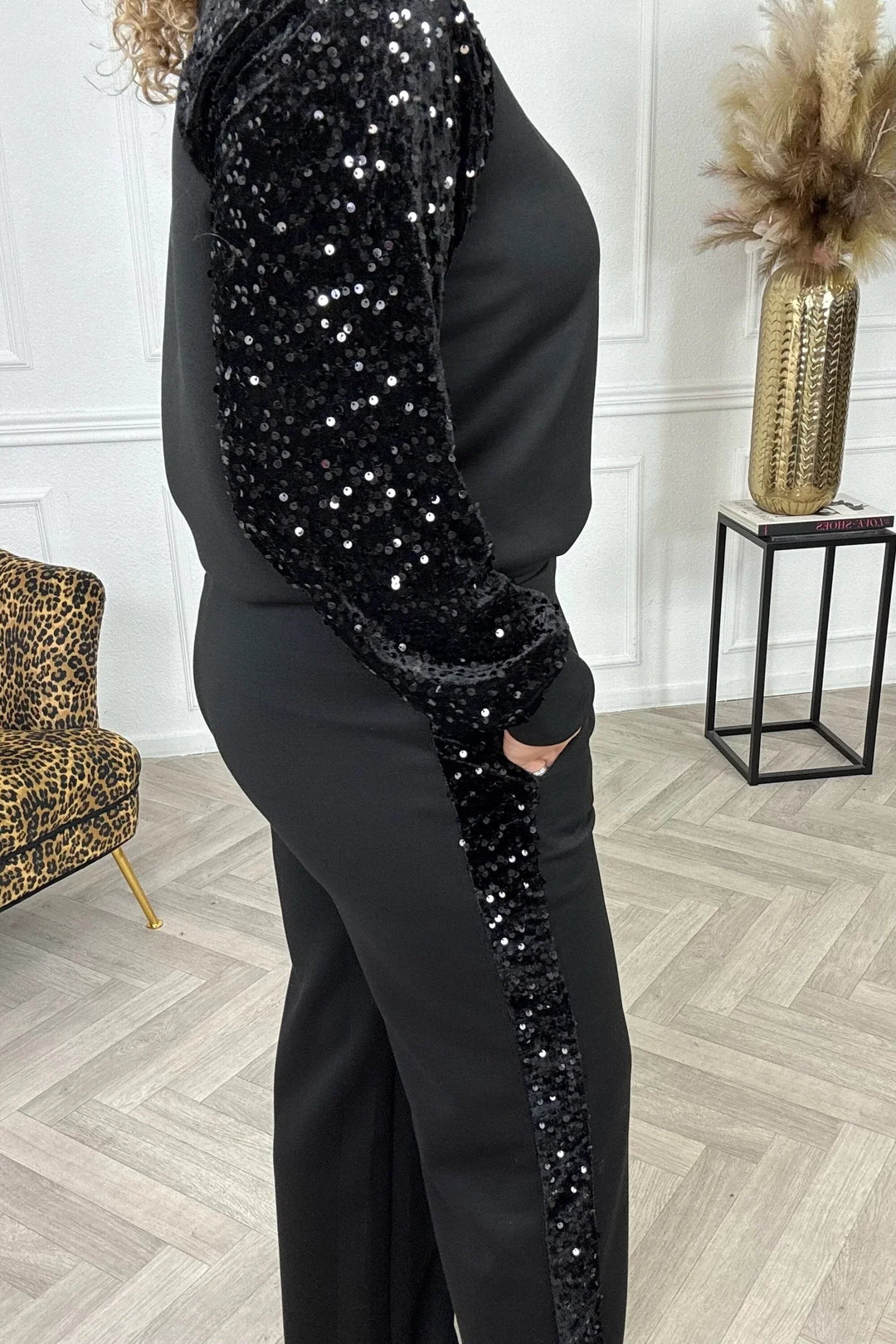 dámská sada s třpytivými rukávy